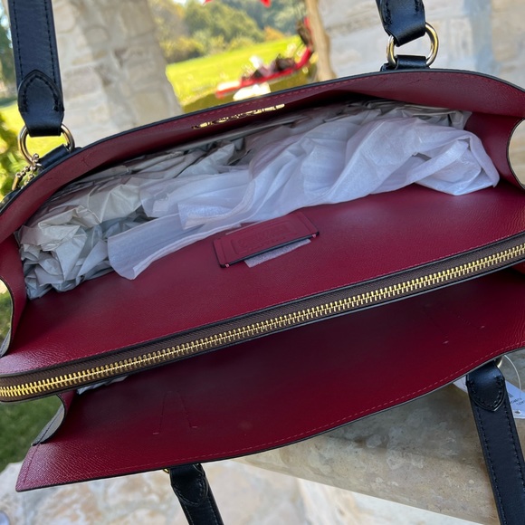 Coach Tatum CarryAll signature 40 handbag - Picture 7 of 11